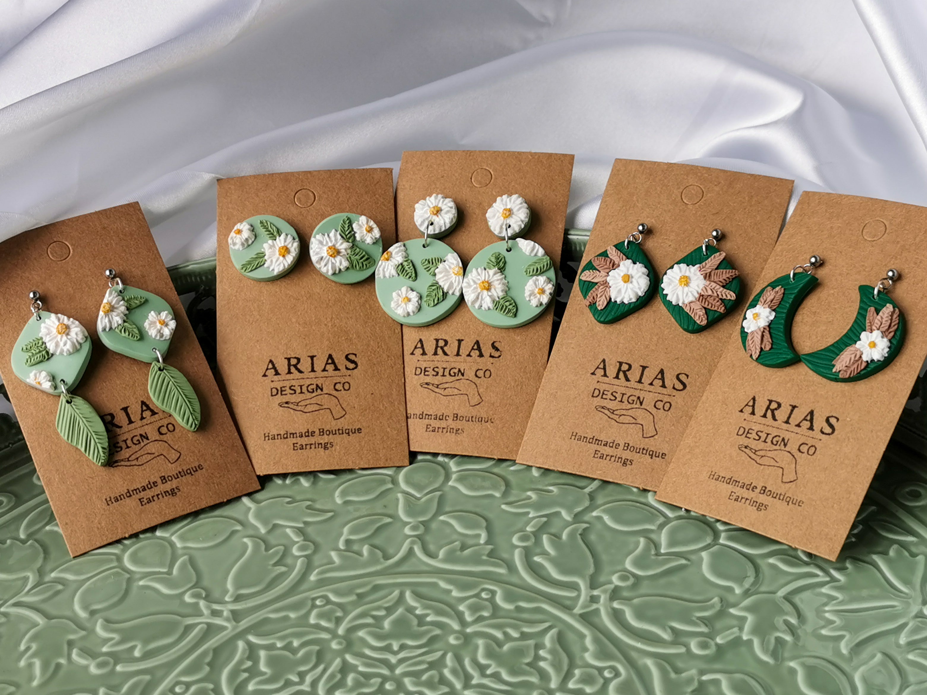 Handmade polymer clay earrings | Daisy polymer clay earrings | New Zealand handmade jewellery