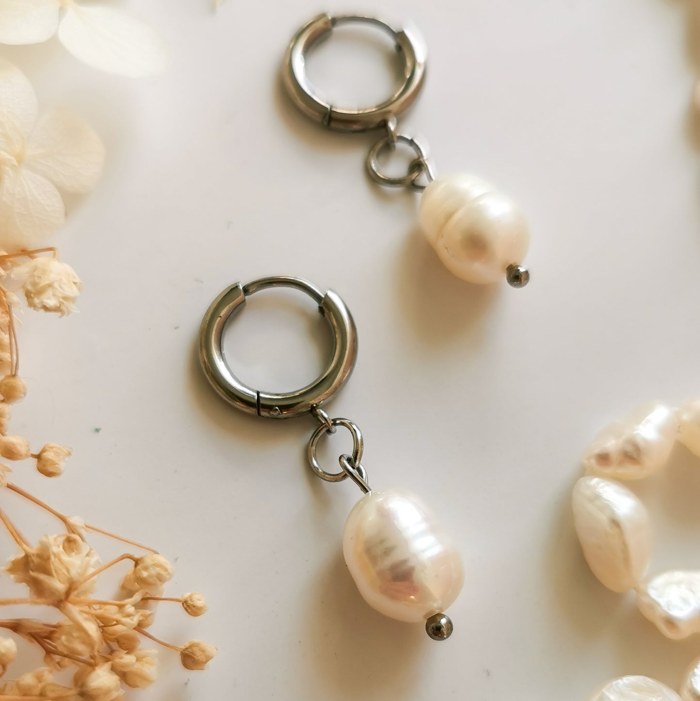 Kaleydo Pearl Earrings