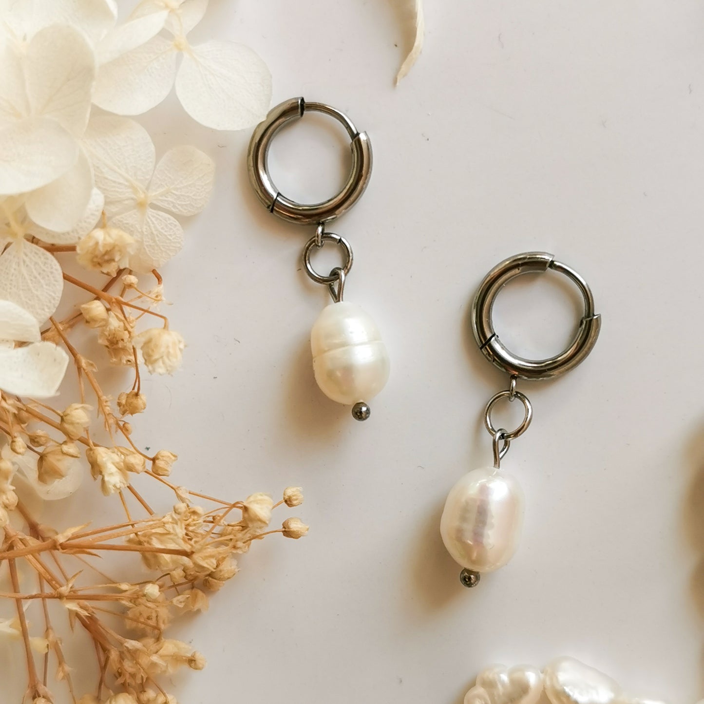 Kaleydo Pearl Earrings