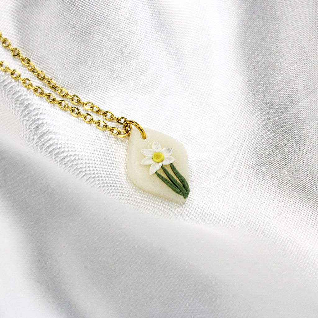 Gold narcissus birth flower necklace — December pendant
