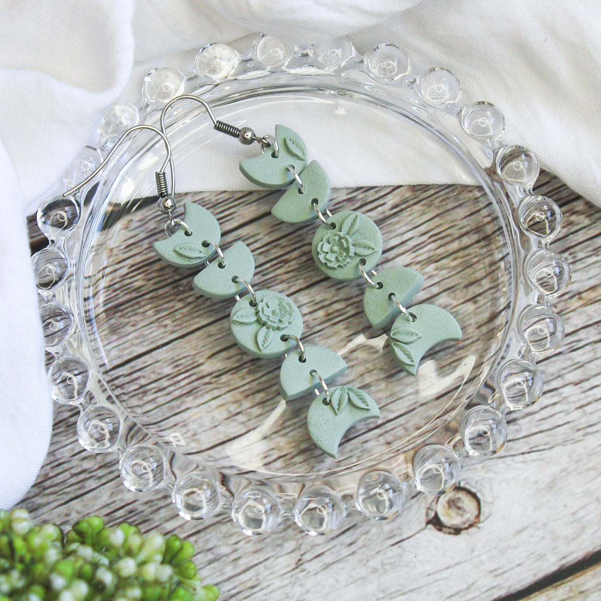 Sage green polymer clay earrings with flowers and moon | Boho flowers earrings and moon jewellery